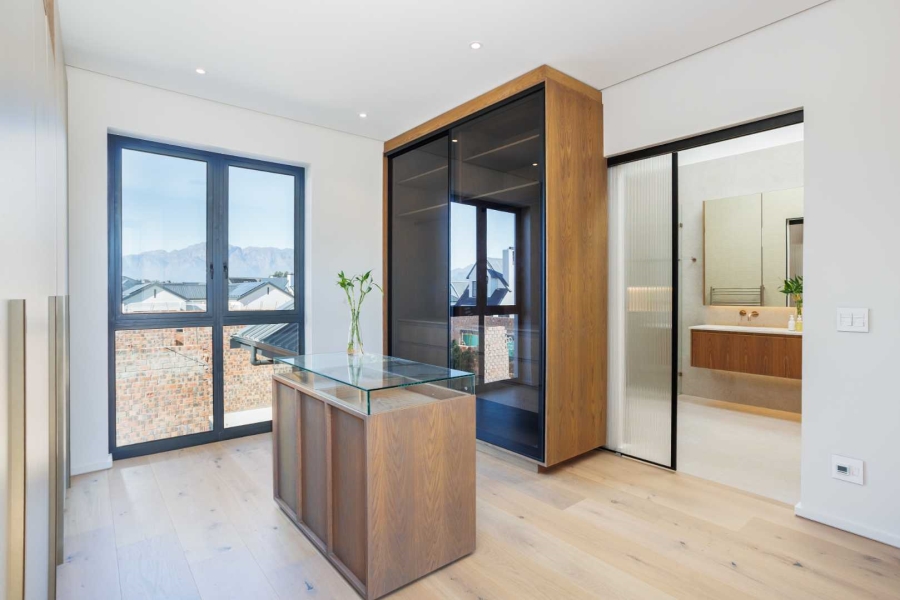 5 Bedroom Property for Sale in Val De Vie Estate Western Cape